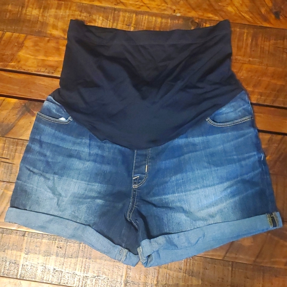Maternity shorts